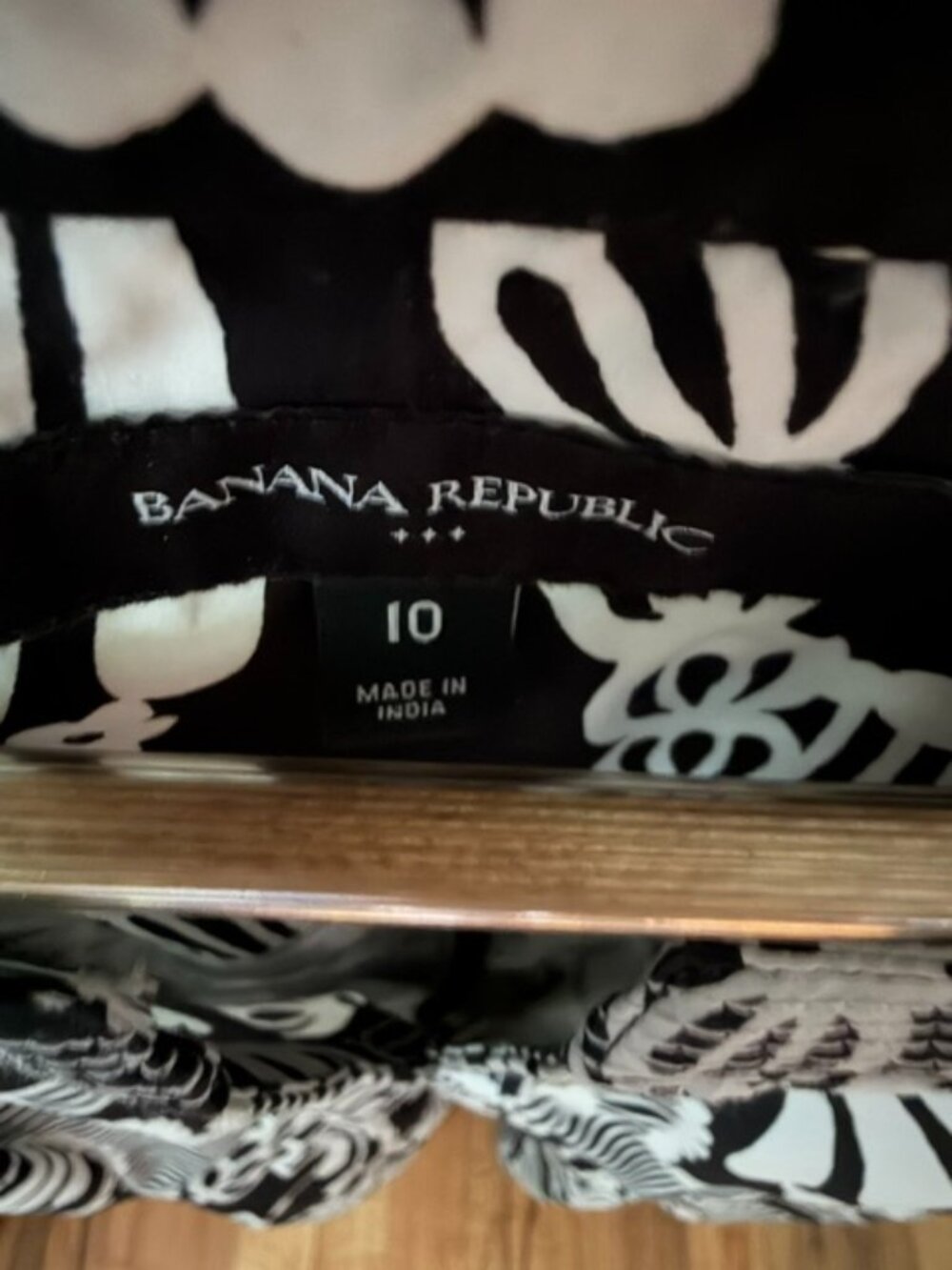 NWOT Banana Republic Black/White Printed Sleeveless Dress- size 10 - Picture 6 of 9
